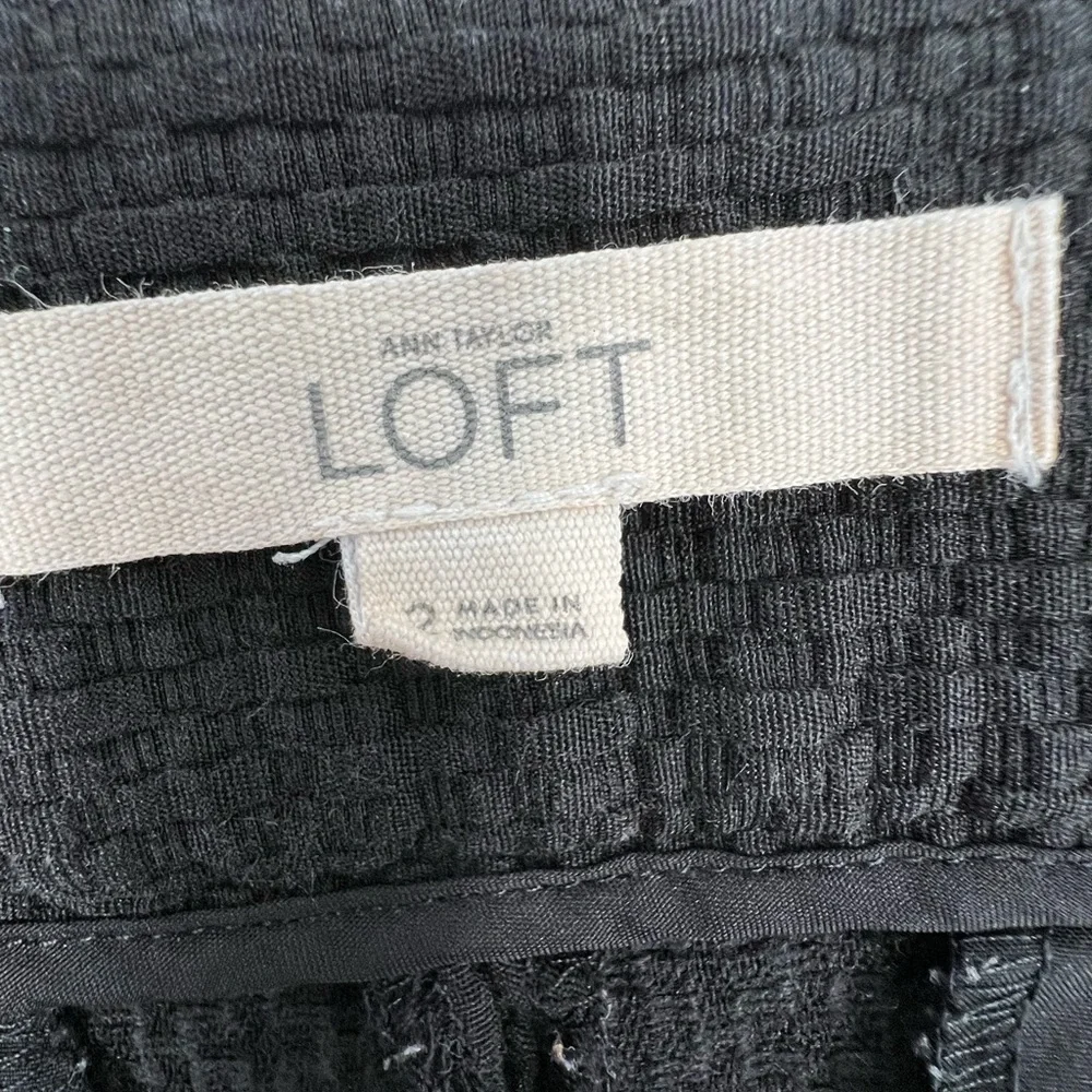 LOFT THE RIVIERA SHORT BLACK SHORT W/SCALLOPED HEM LEFT SIDE‎ ZIPPER 2 POCKETS